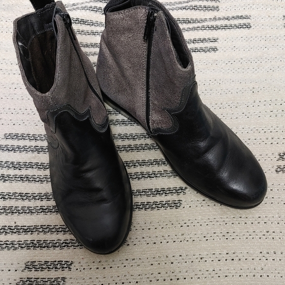 NAOT Leather Ankle Boots Size 7-7.5 - Picture 2 of 11